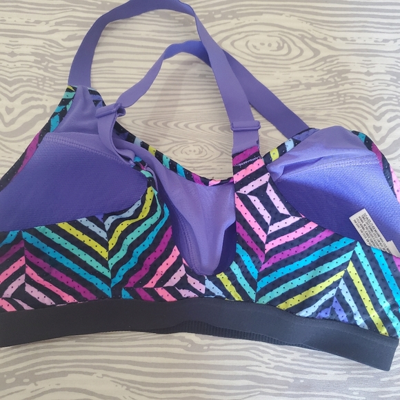 Victoria's Secret Sport Bathing Suit Top - Picture 4 of 7